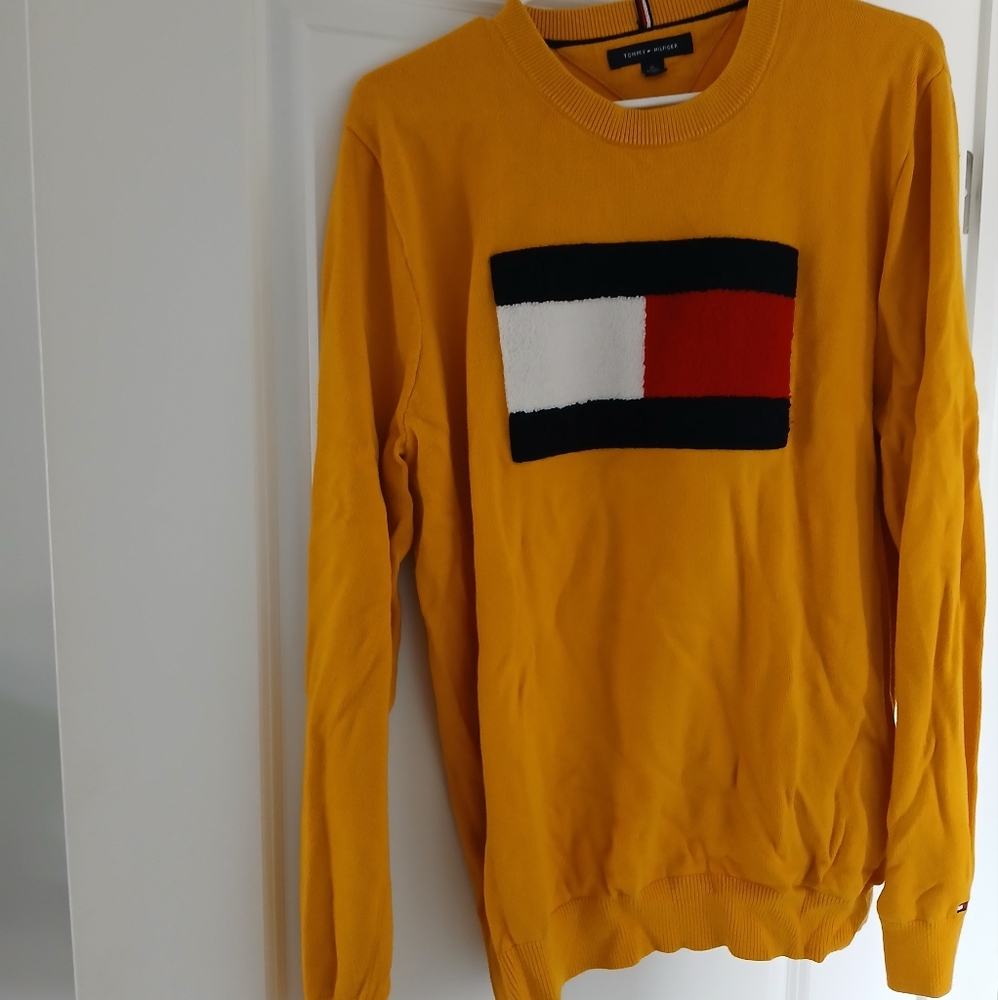 Tommy Hilfiger Big Logo Yellow Sweatshirt with Logo